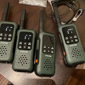 Go Com walkie talkie: only 2 used